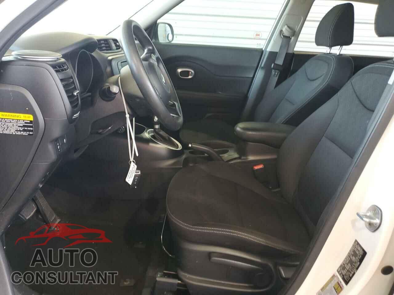 KIA SOUL 2018 - KNDJN2A26J7555366