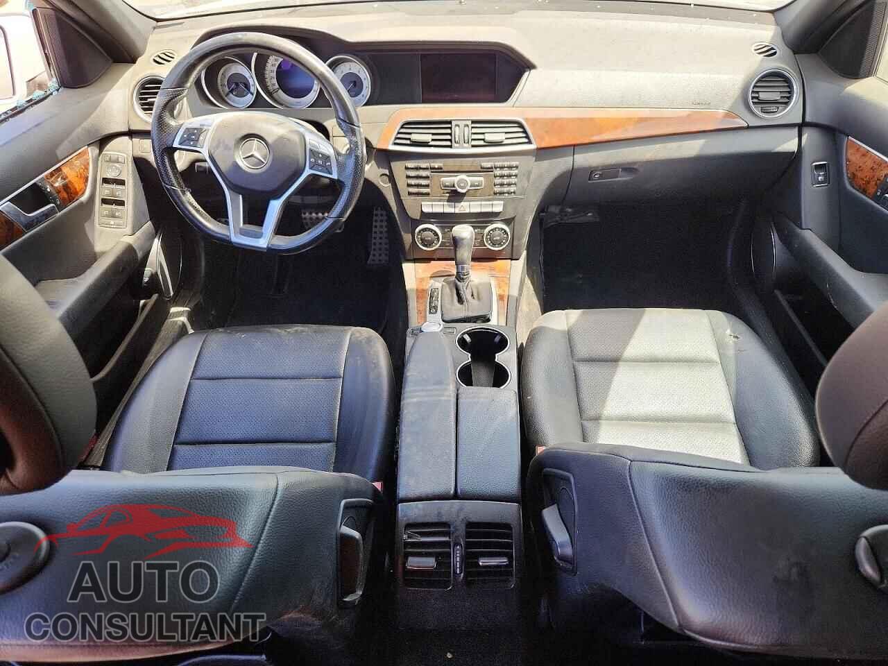 MERCEDES-BENZ C-CLASS 2014 - WDDGF4HBXER315293