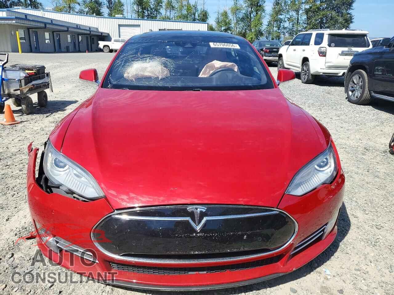 TESLA MODEL S 2015 - 5YJSA1E24FF109271