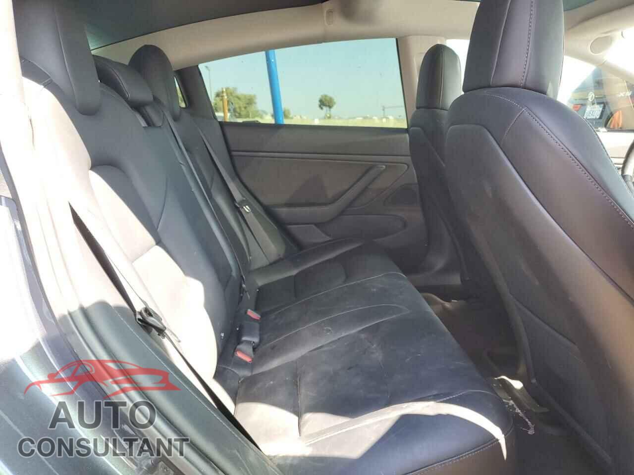 TESLA MODEL 3 2018 - 5YJ3E1EA1JF163359
