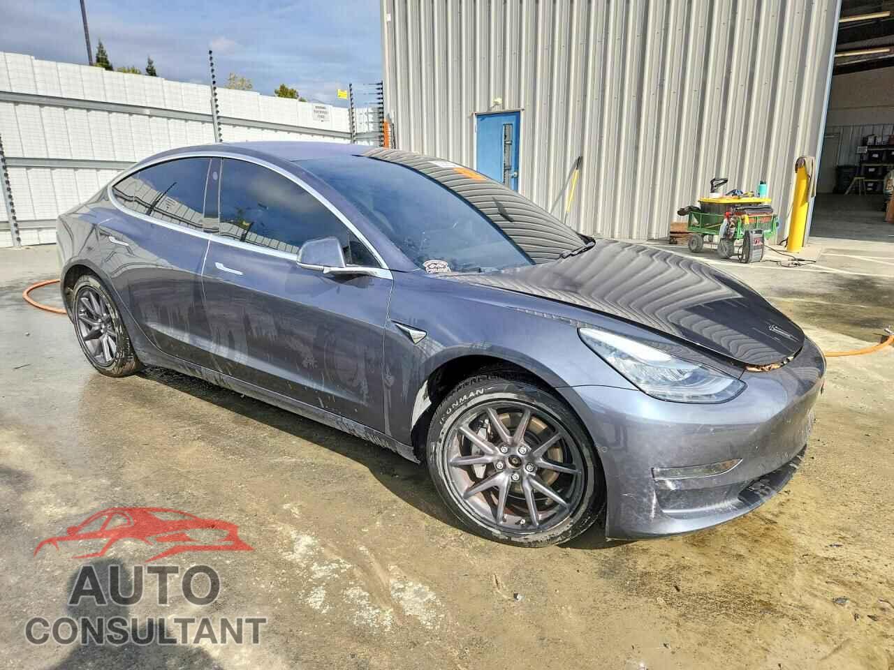 TESLA MODEL 3 2018 - 5YJ3E1EB8JF096140