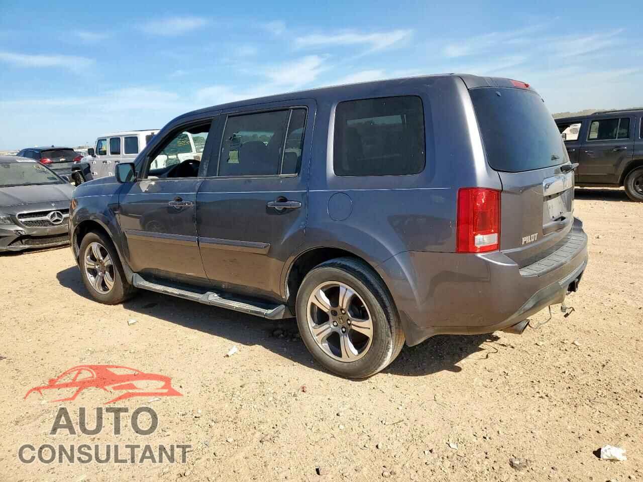 HONDA PILOT 2015 - 5FNYF3H30FB017151