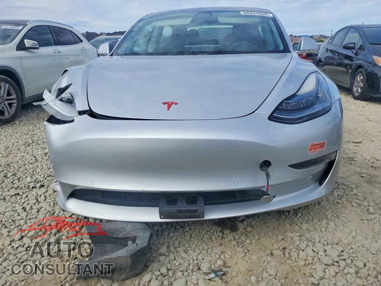 TESLA MODEL 3 2018 - 5YJ3E1EA9JF008784