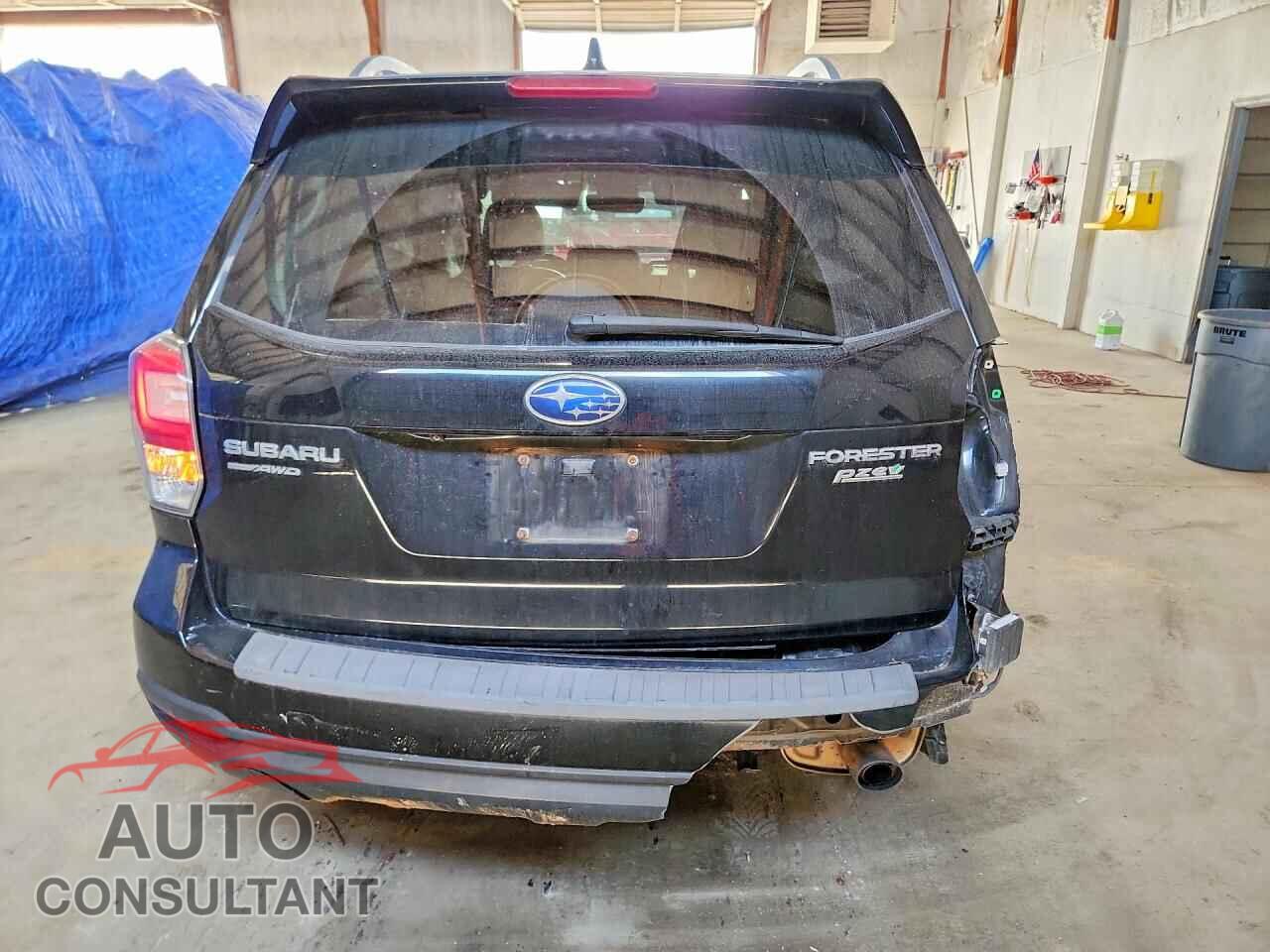 SUBARU FORESTER 2017 - JF2SJAJC7HH447900