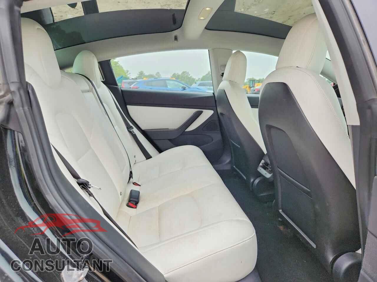 TESLA MODEL 3 2018 - 5YJ3E1EB9JF074020