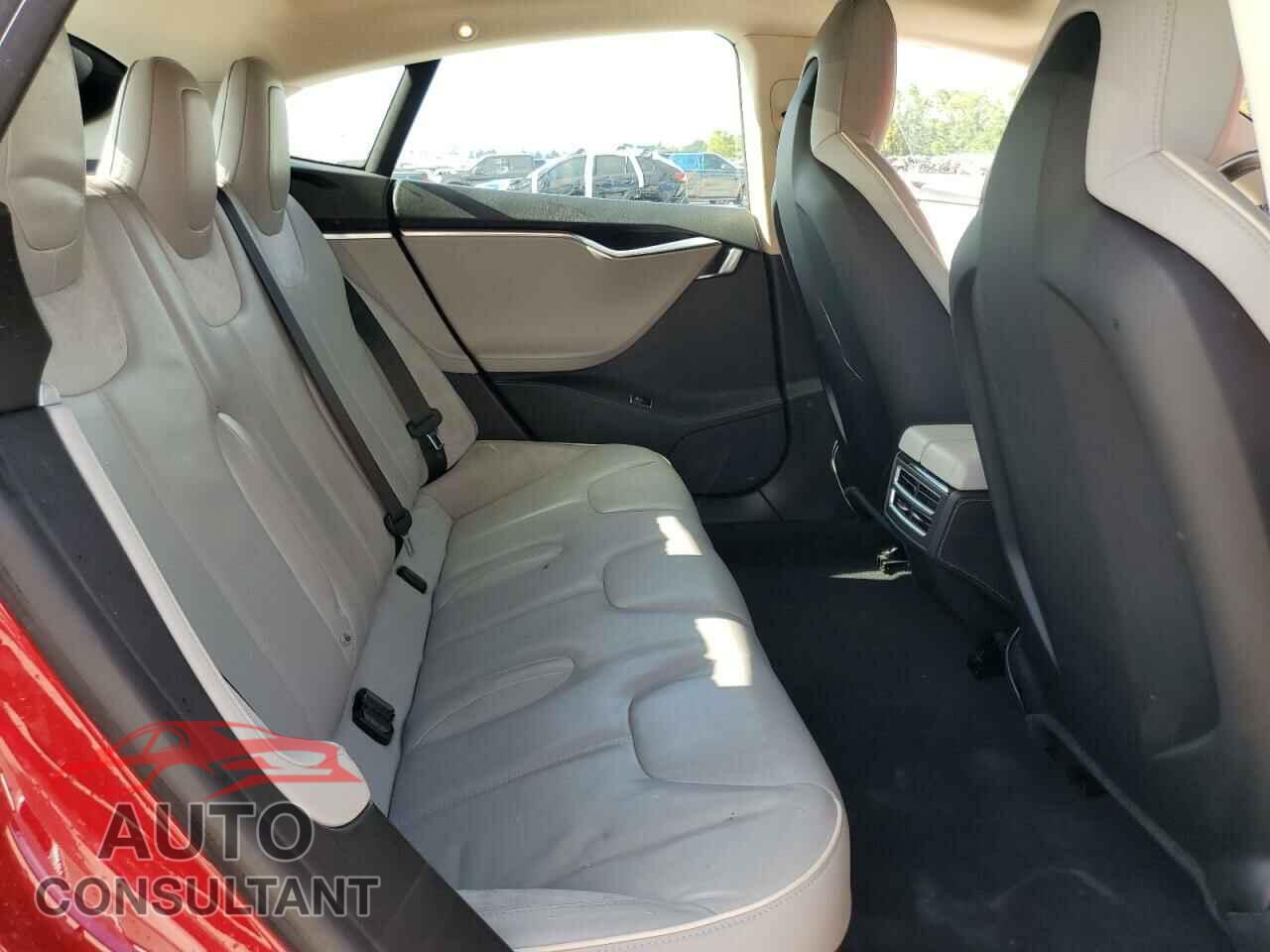 TESLA MODEL S 2014 - 5YJSA1H10EFP60821