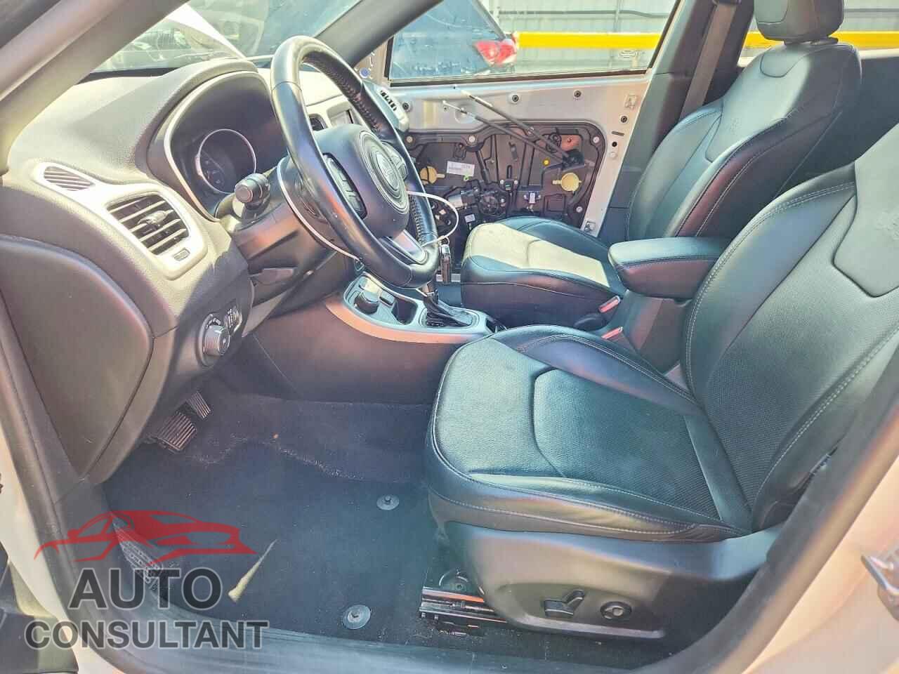 JEEP COMPASS 2020 - 3C4NJDCB1LT142601