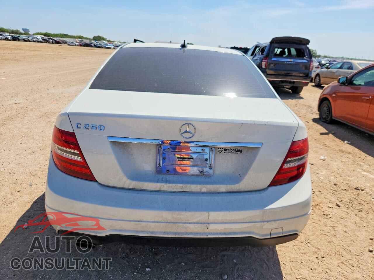 MERCEDES-BENZ C-CLASS 2012 - WDDGF4HB2CA655842