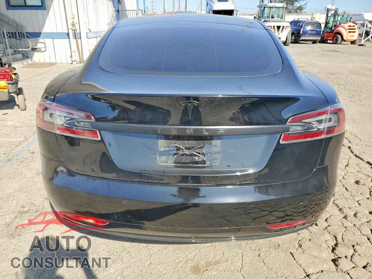 TESLA MODEL S 2018 - 5YJSA1E26JF295663