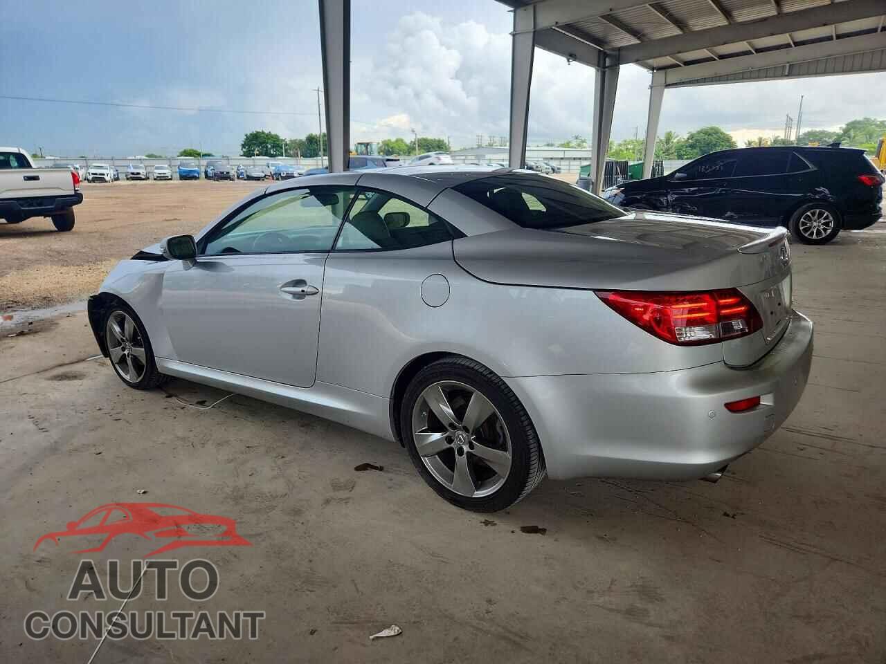 LEXUS IS 2011 - JTHFF2C22B2517646