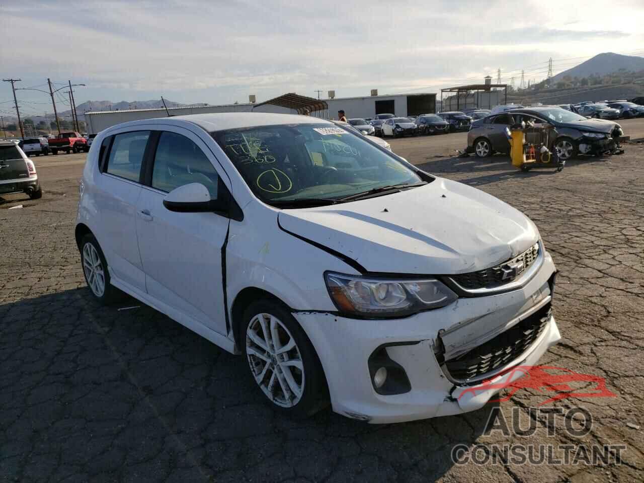 CHEVROLET SONIC 2018 - 1G1JD6SG4J4140559