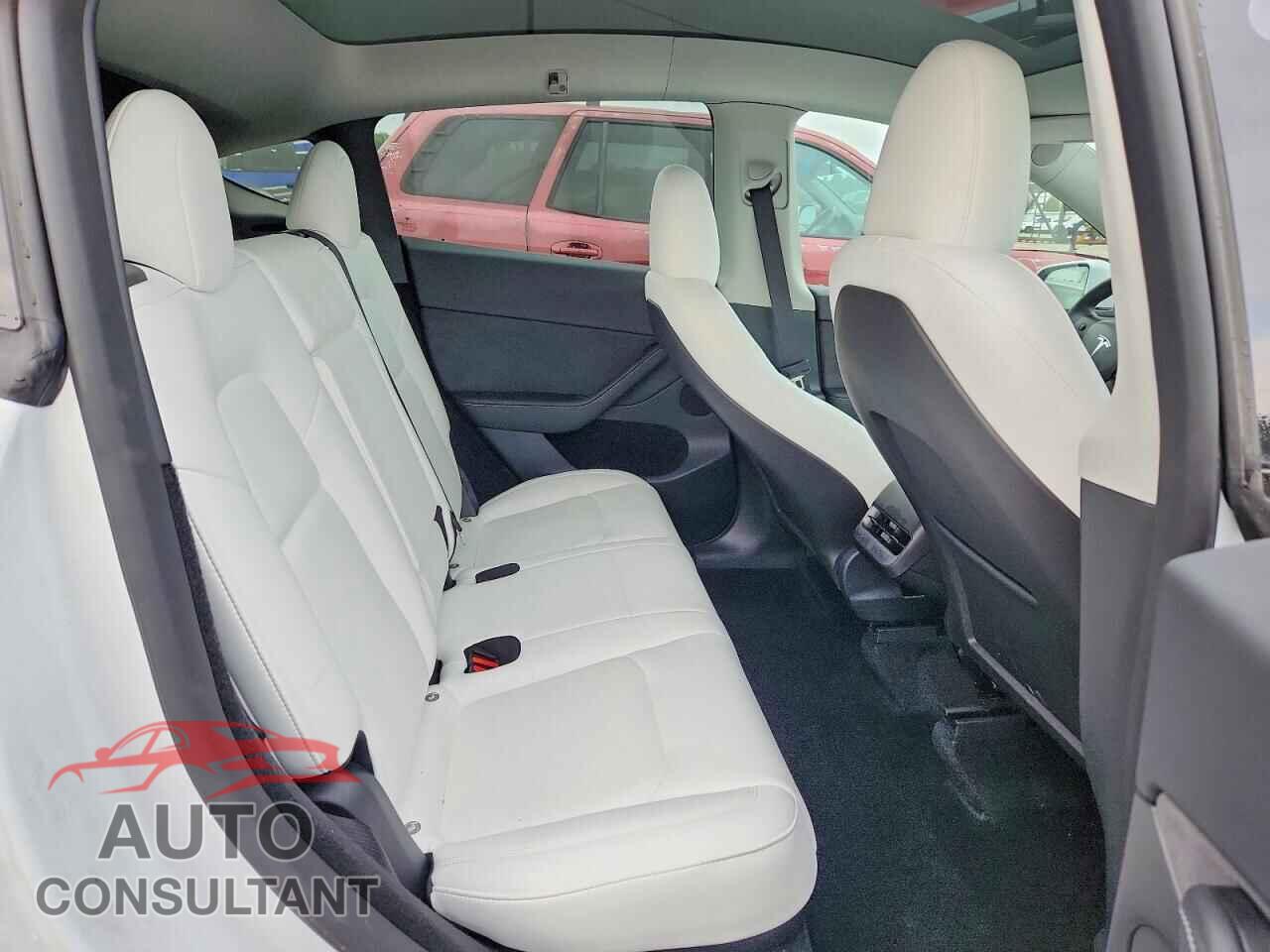 TESLA MODEL Y 2024 - 7SAYGDEEXRF170331