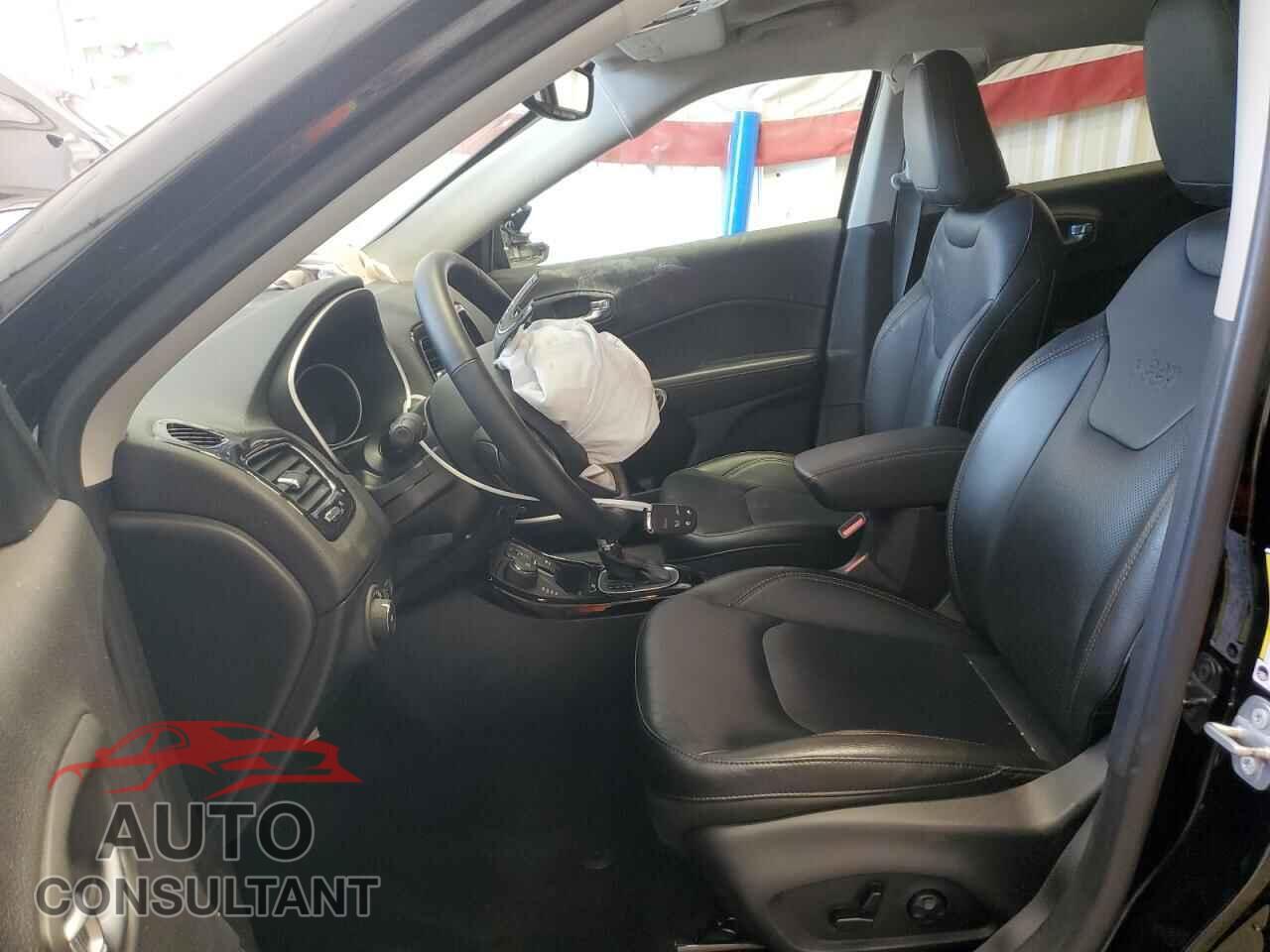 JEEP COMPASS 2018 - 3C4NJDCB0JT401348
