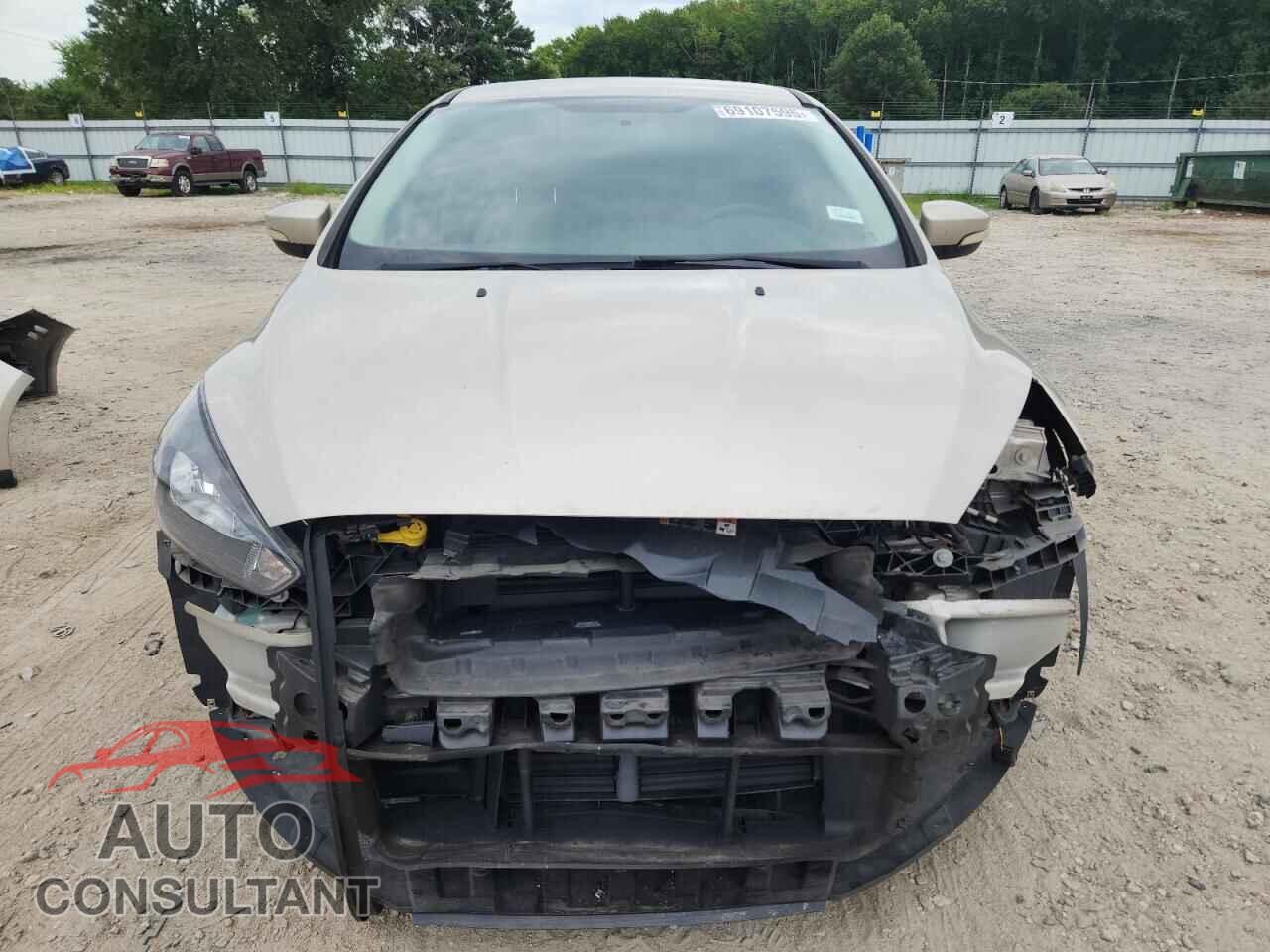 FORD FOCUS 2017 - 1FADP3FE4HL221036