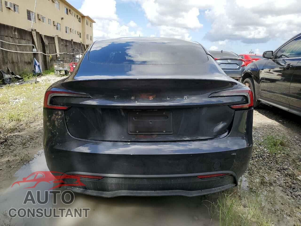 TESLA MODEL 3 2024 - 5YJ3E1EA0RF735839