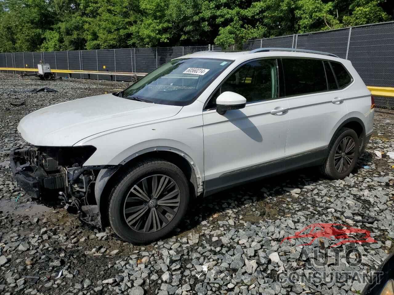 VOLKSWAGEN TIGUAN 2018 - 3VV2B7AX9JM098095