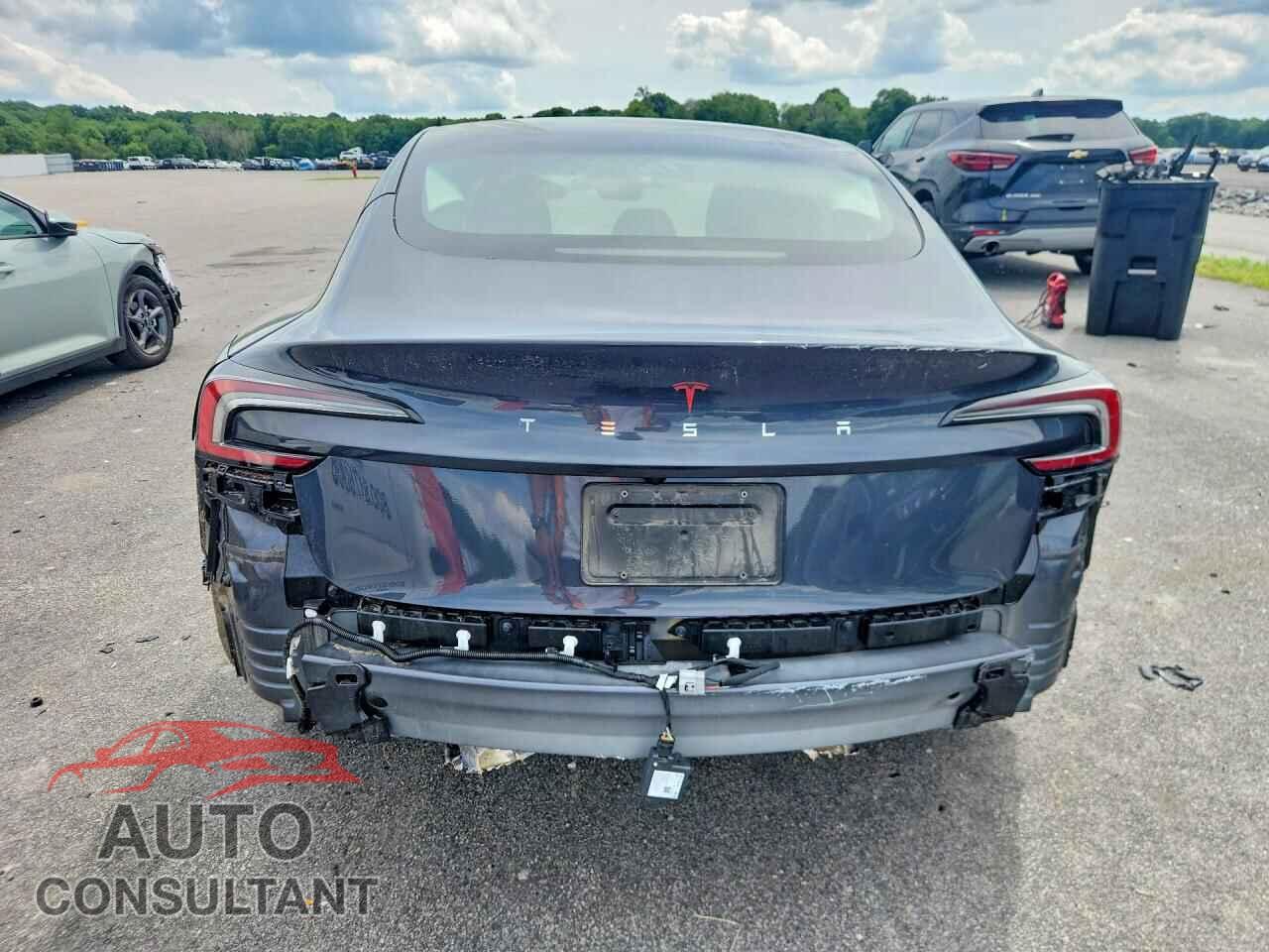 TESLA MODEL 3 2024 - 5YJ3E1EA7RF727706