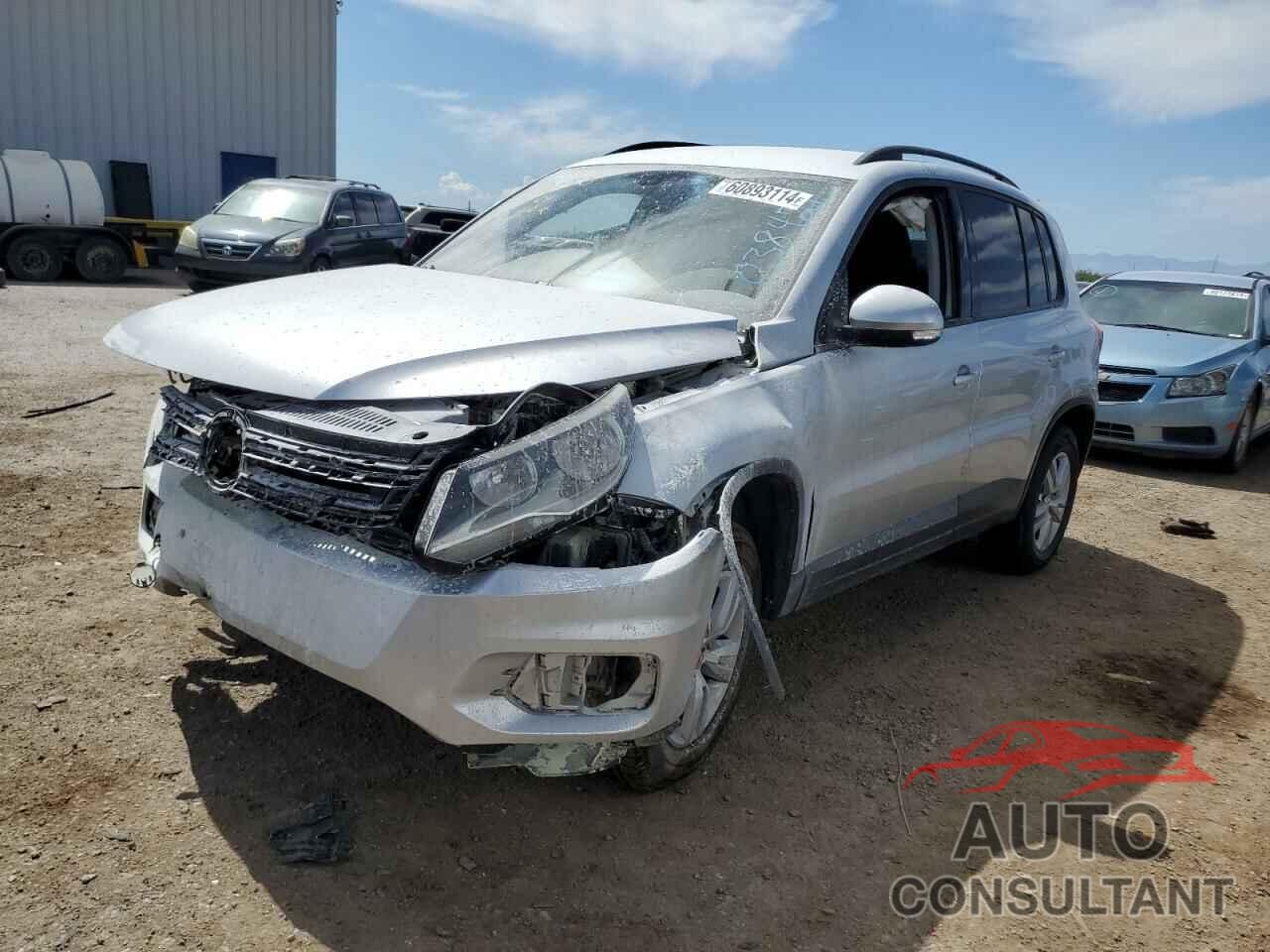 VOLKSWAGEN TIGUAN 2017 - WVGAV7AX6HK038421