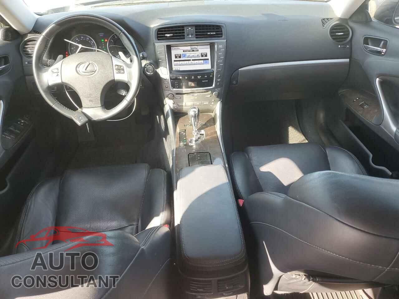 LEXUS IS 2011 - JTHCF5C29B2035471