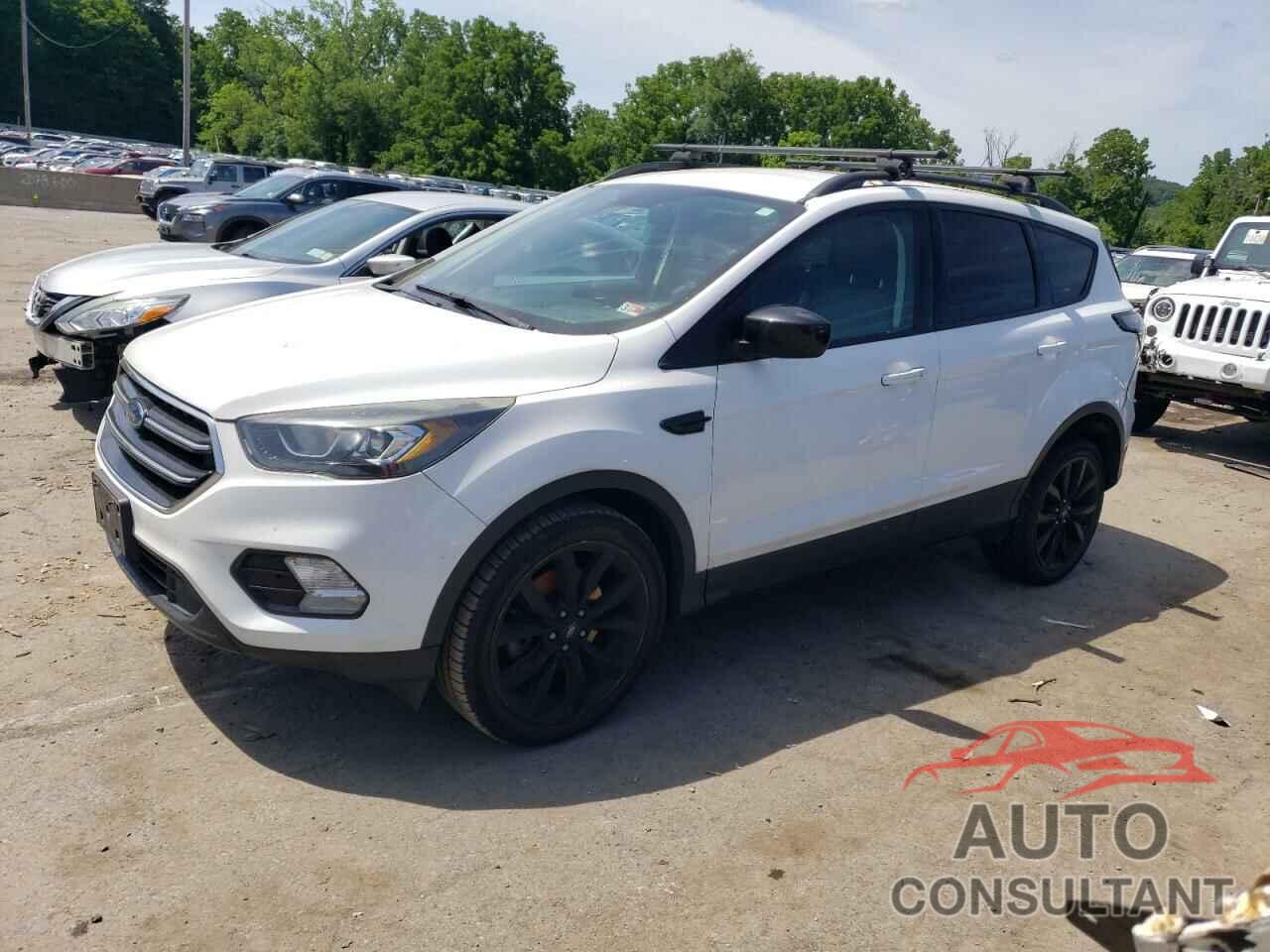 FORD ESCAPE 2017 - 1FMCU9G96HUB57137