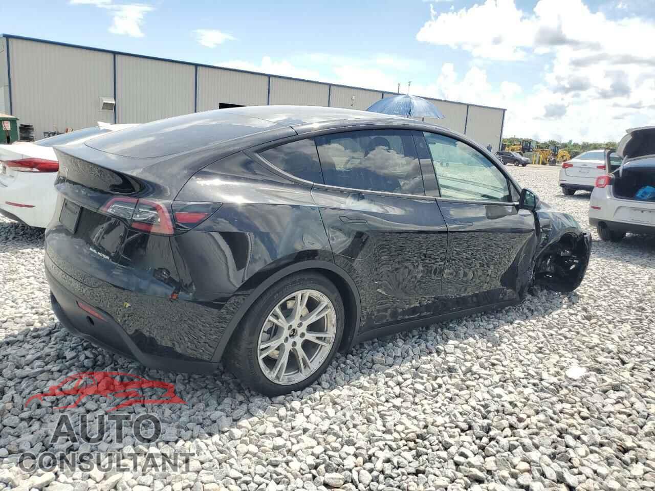 TESLA MODEL Y 2023 - 7SAYGDEE8PF648436