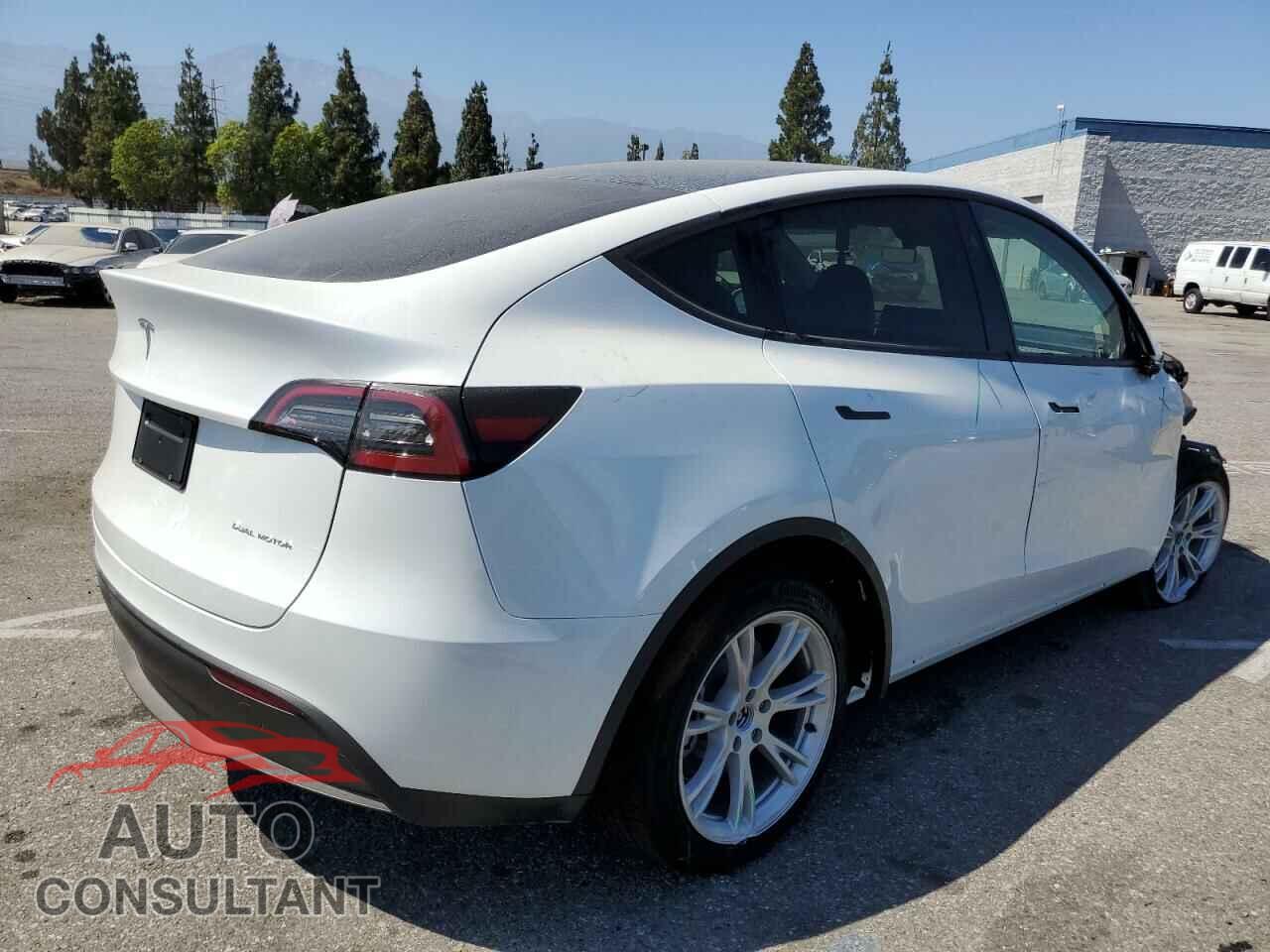 TESLA MODEL Y 2024 - 7SAYGDEE2RF088772