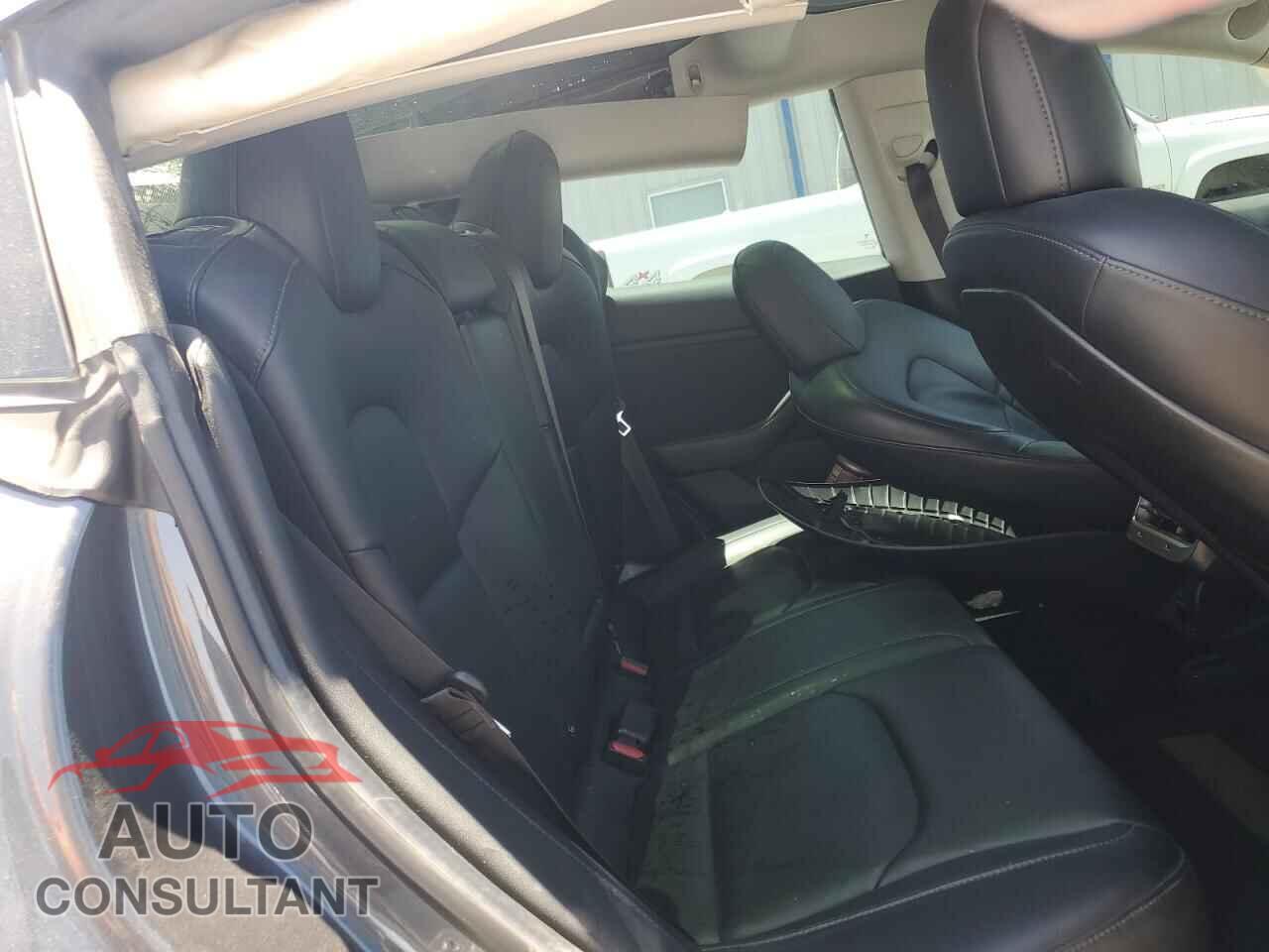 TESLA MODEL 3 2018 - 5YJ3E1EA1JF012635