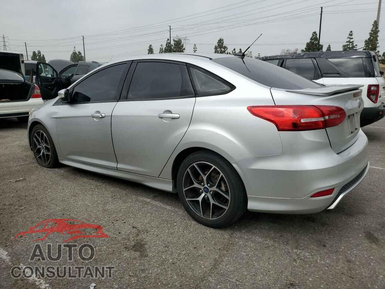FORD FOCUS 2015 - 1FADP3F28FL348729