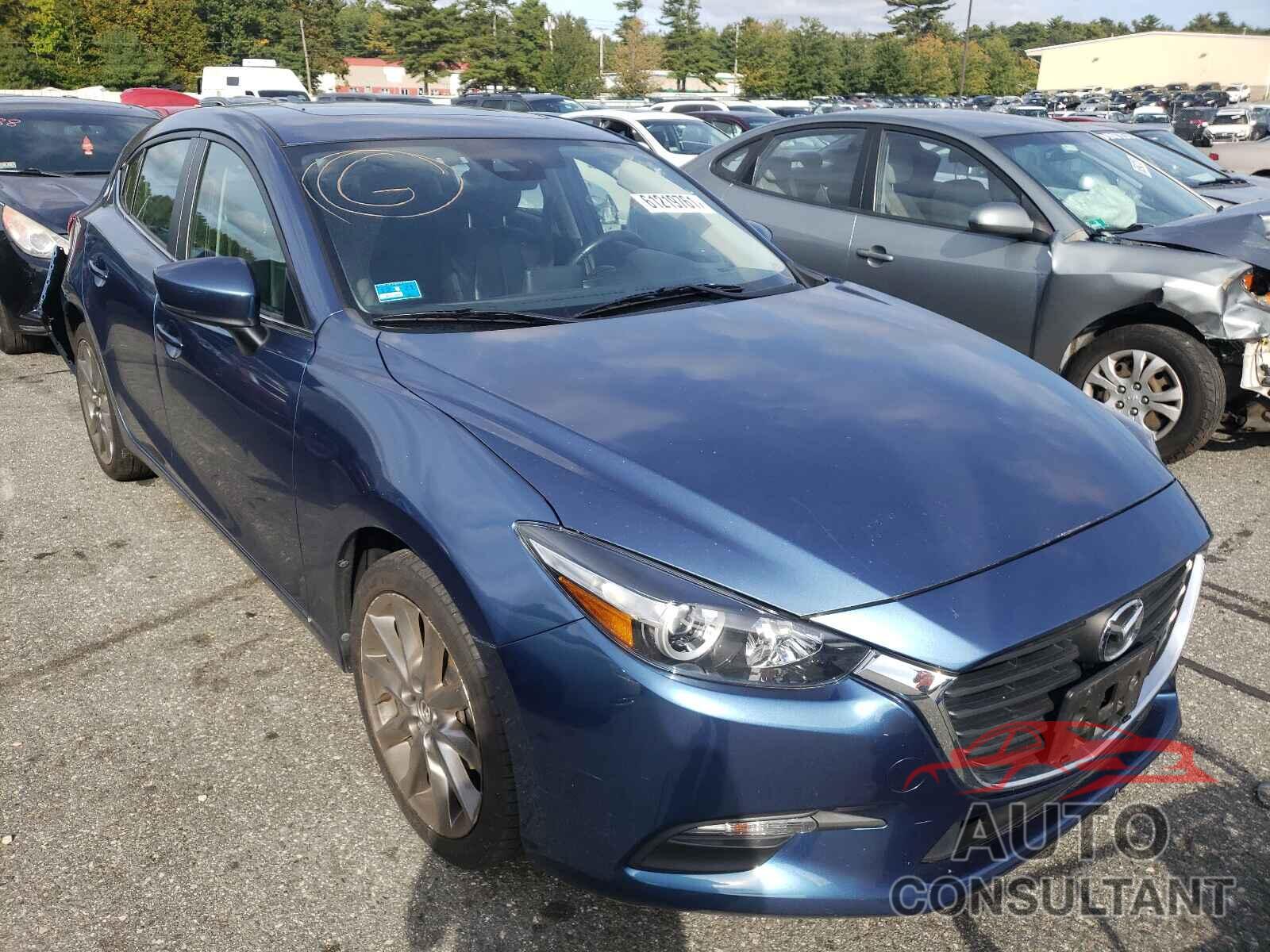 MAZDA 3 2018 - 3MZBN1L33JM180866