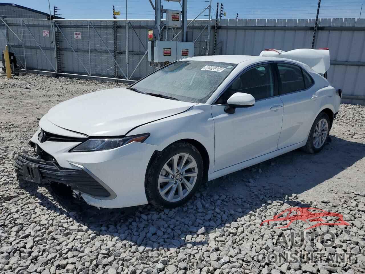 TOYOTA CAMRY 2022 - 4T1C11AK9NU658282