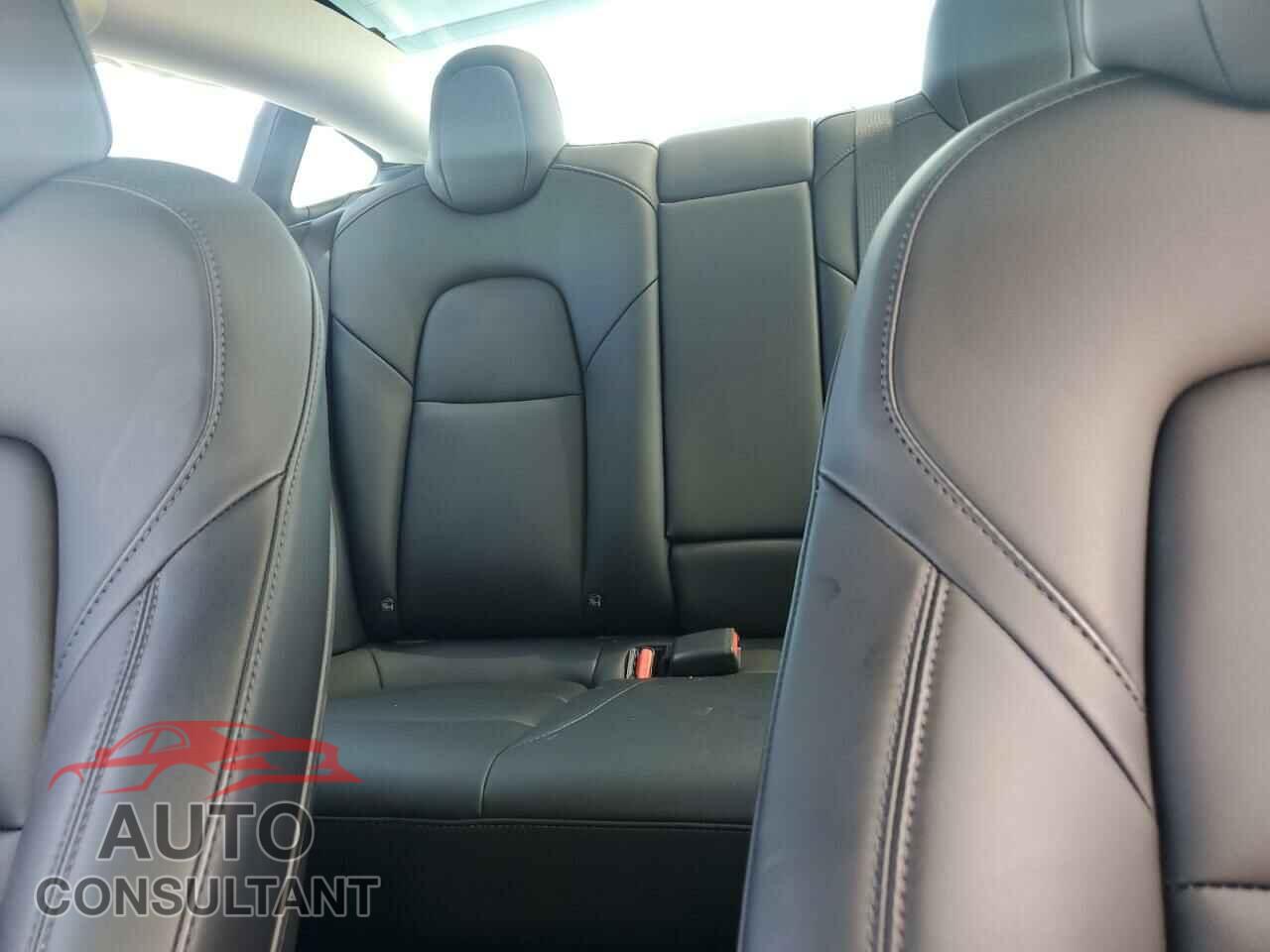 TESLA MODEL 3 2021 - 5YJ3E1EB4MF979253