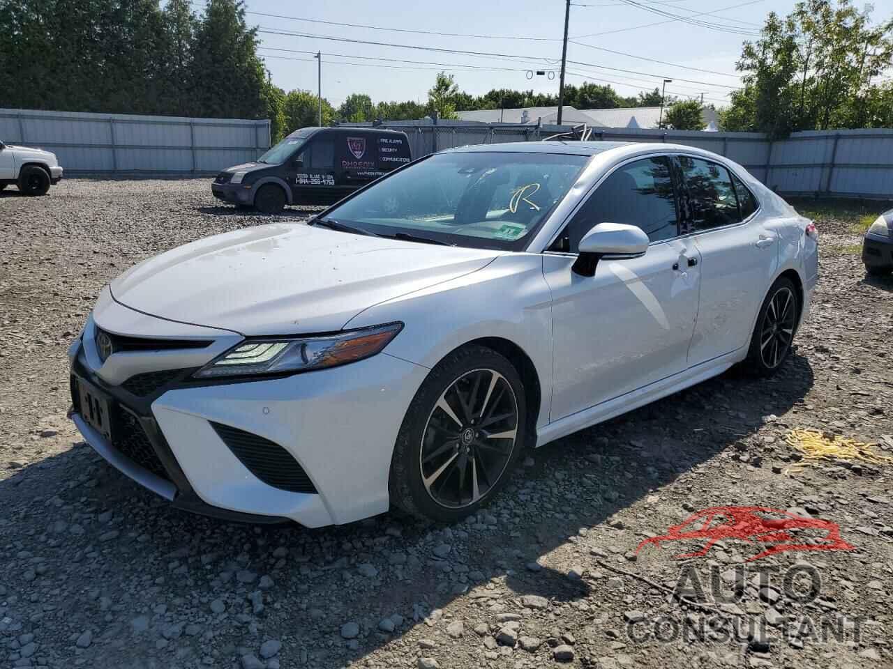 TOYOTA CAMRY 2018 - 4T1B61HK6JU059630