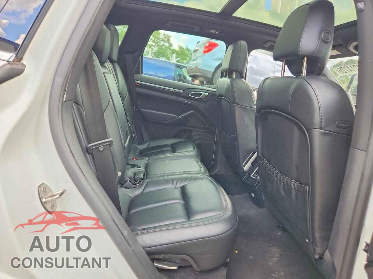 PORSCHE CAYENNE 2016 - WP1AA2A23GLA06105
