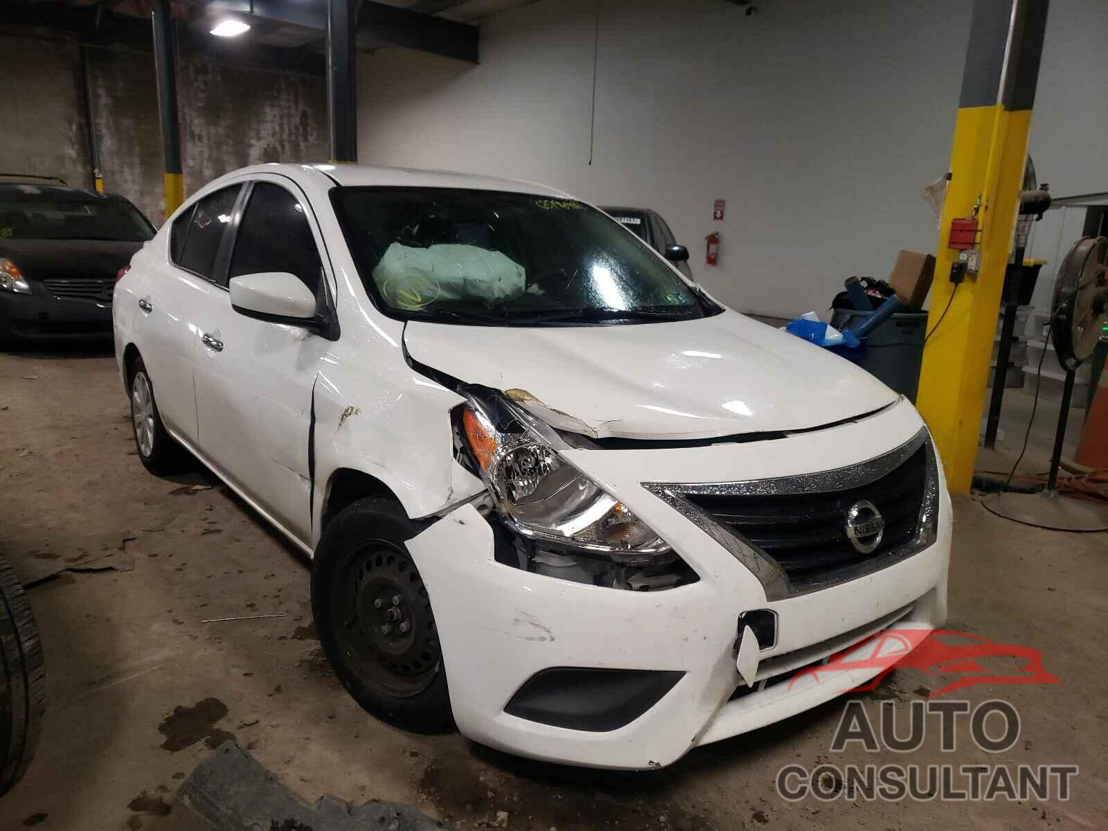 NISSAN VERSA 2019 - 3N1CN7AP6KL827769