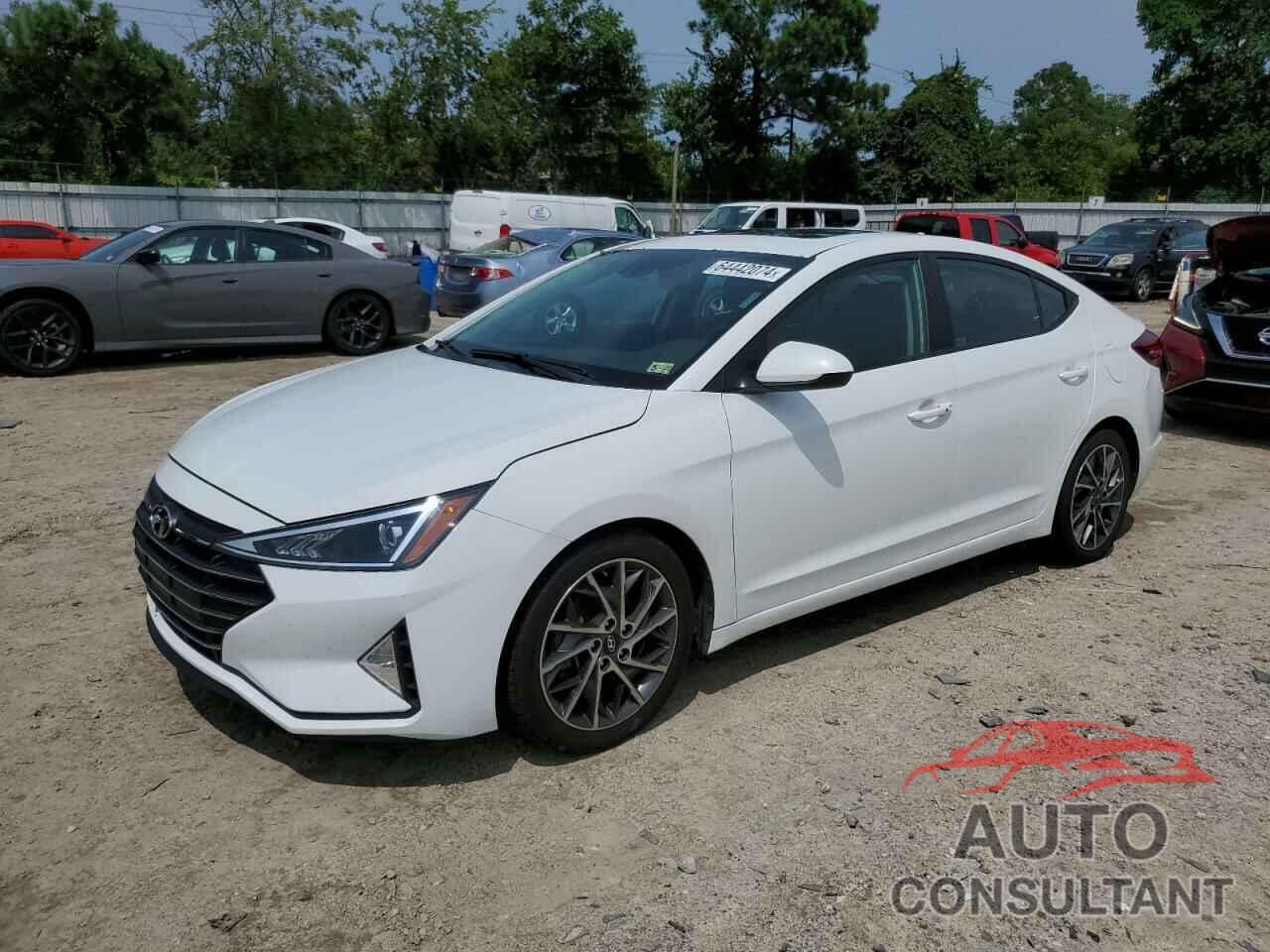 HYUNDAI ELANTRA 2019 - 5NPD84LF3KH477061
