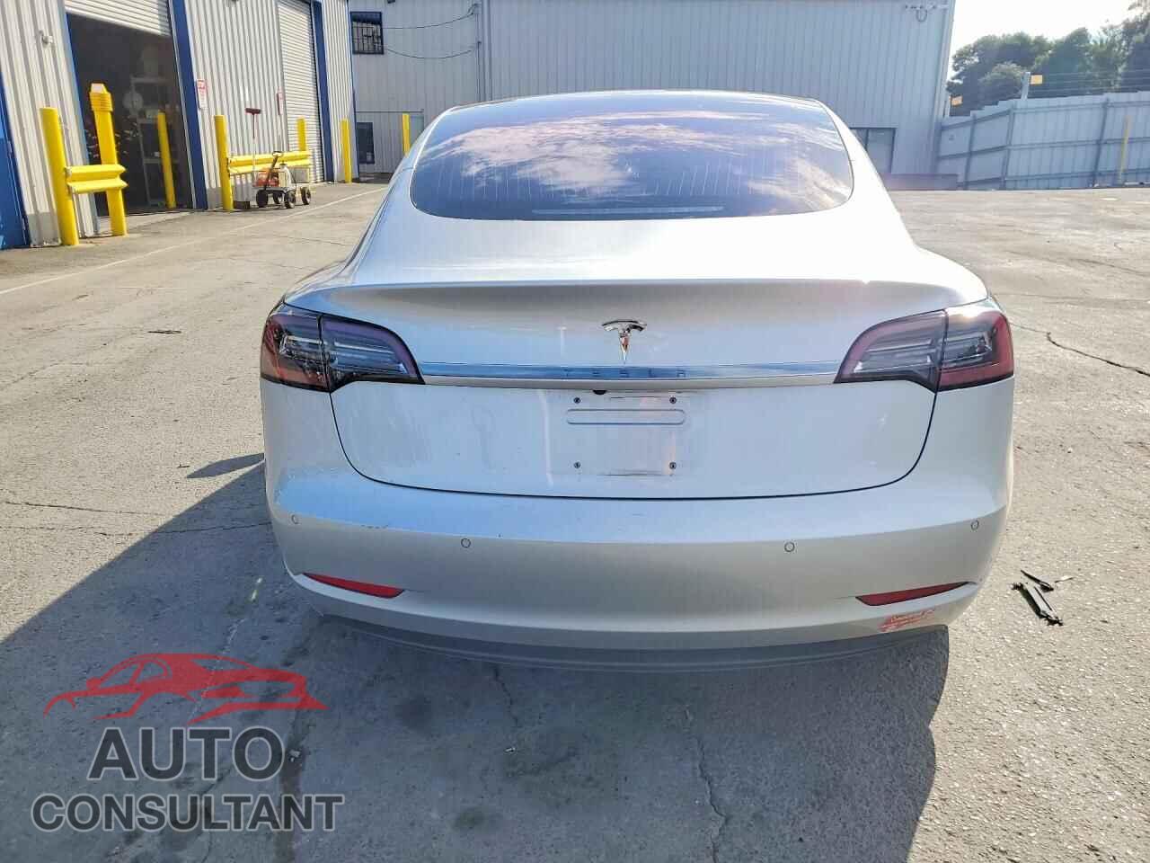 TESLA MODEL 3 2018 - 5YJ3E1EA2JF024339