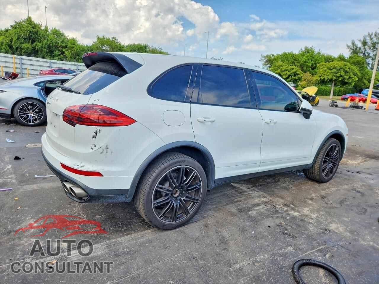 PORSCHE CAYENNE 2016 - WP1AB2A25GLA95639