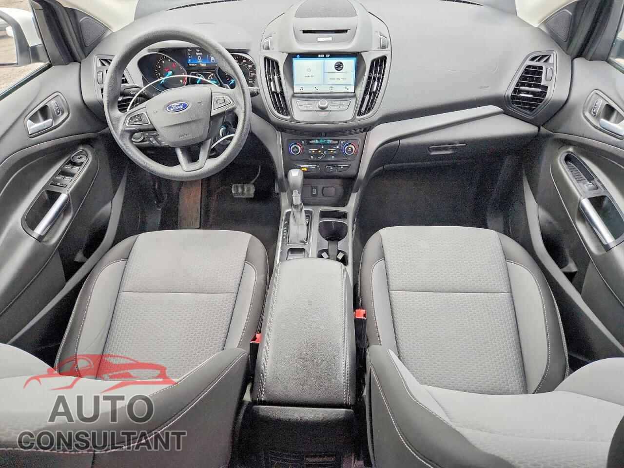 FORD ESCAPE 2017 - 1FMCU9GD2HUF00174