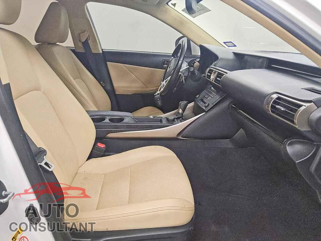 LEXUS IS 2015 - JTHBF1D24F5082270