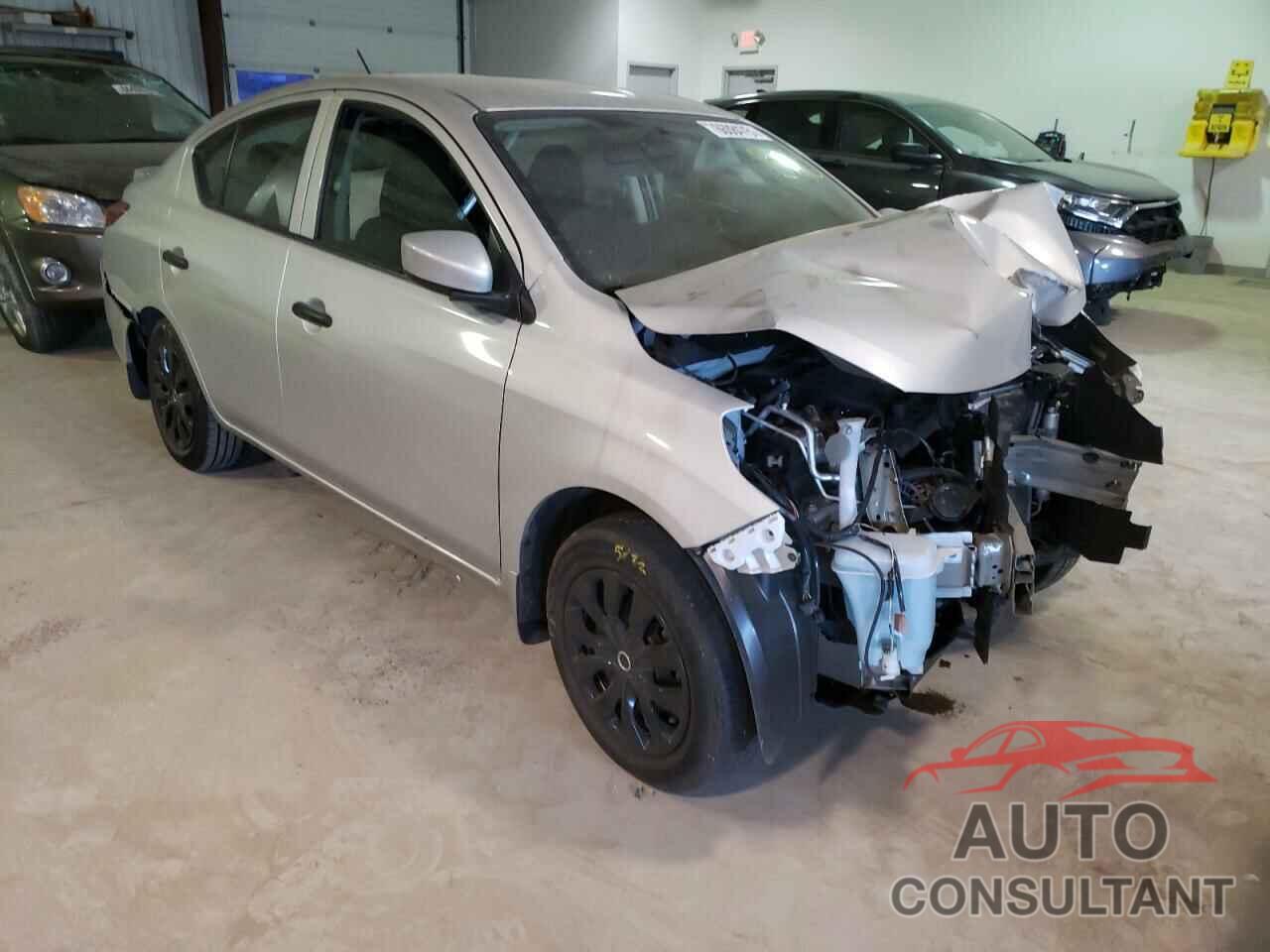 NISSAN VERSA 2019 - 3N1CN7AP6KL808428