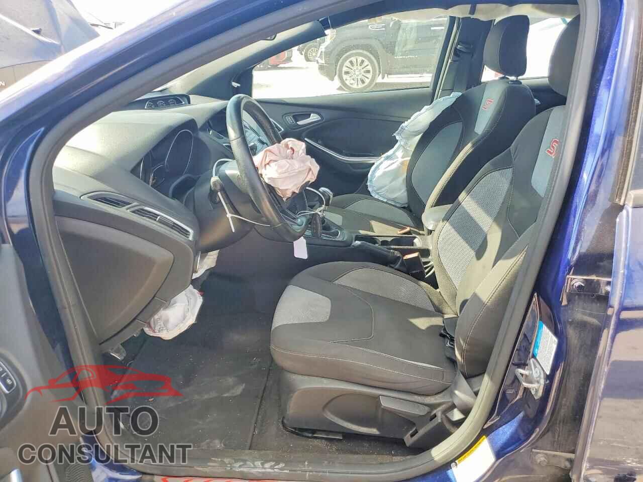 FORD FOCUS 2017 - 1FADP3L97HL227906