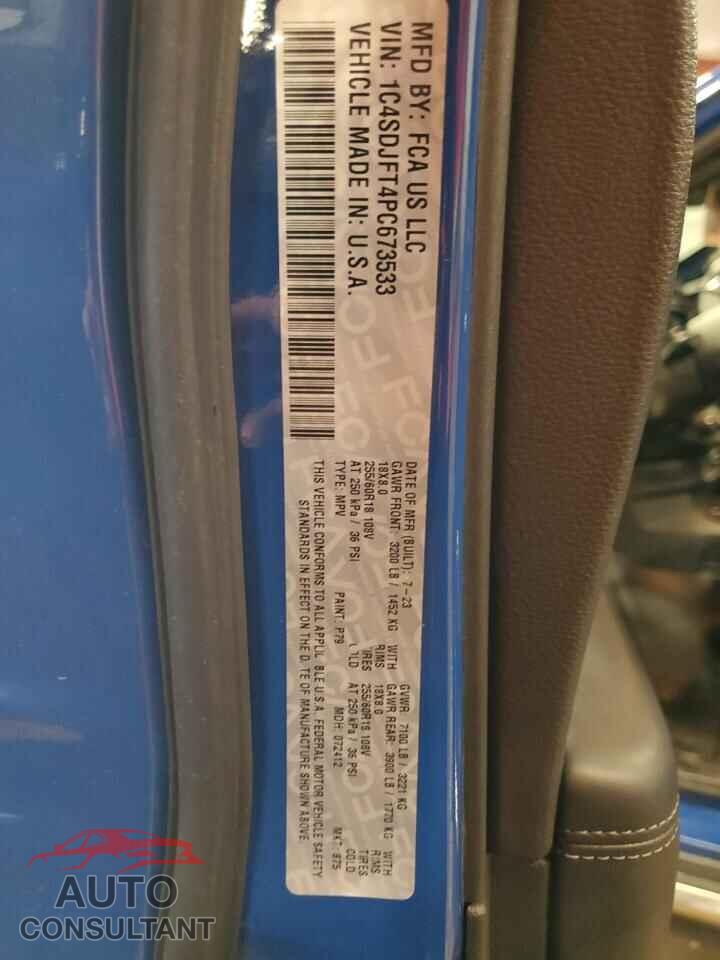 DODGE DURANGO 2023 - 1C4SDJFT4PC673533