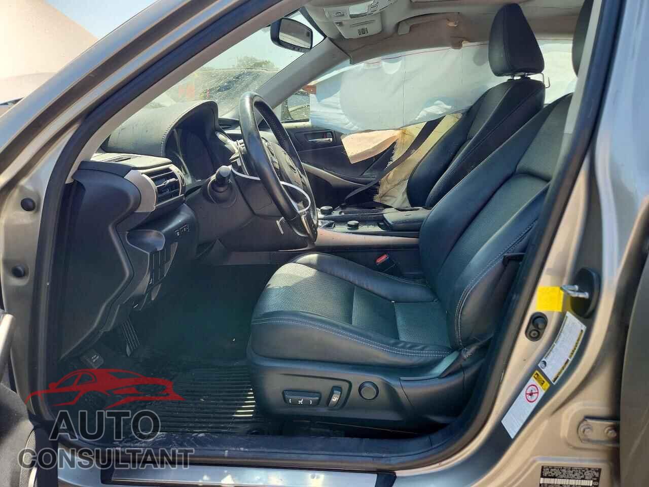 LEXUS IS 2015 - JTHCF1D21F5018384