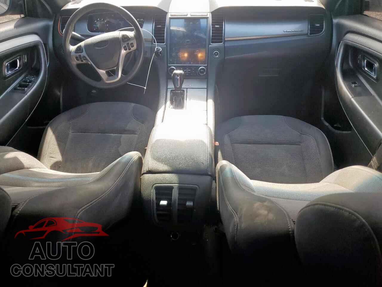 FORD TAURUS 2017 - 1FAHP2E88HG105256