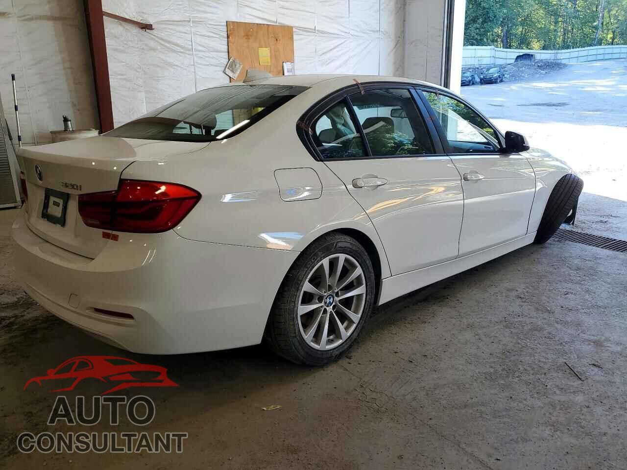 BMW 3 SERIES 2018 - WBA8A3C57JA067390