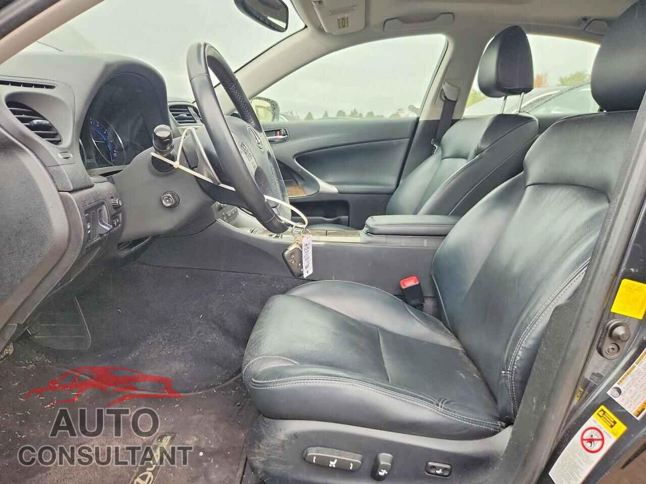 LEXUS IS 2011 - JTHCF5C22B5049016