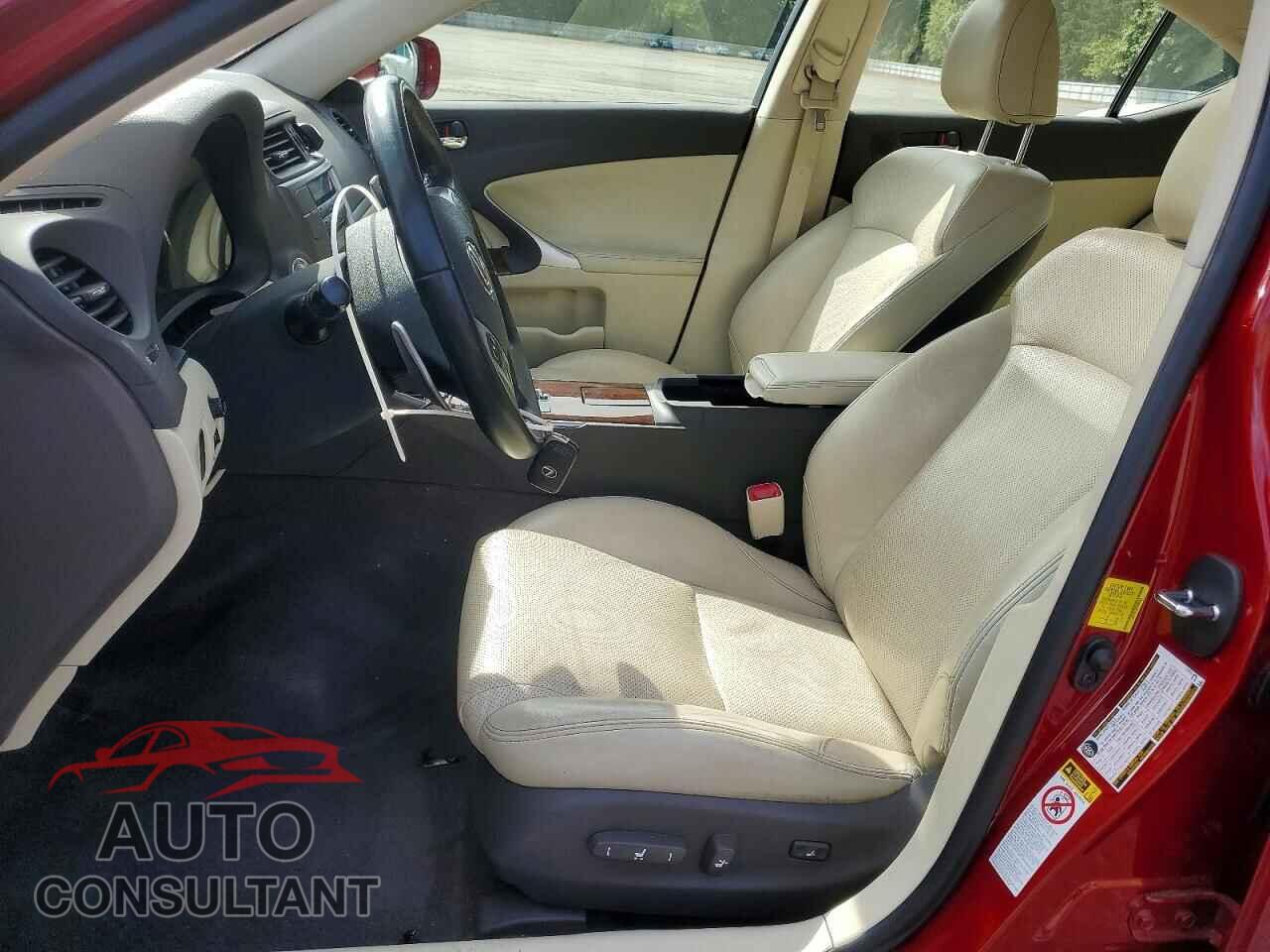 LEXUS IS 2012 - JTHCF5C20C5055625