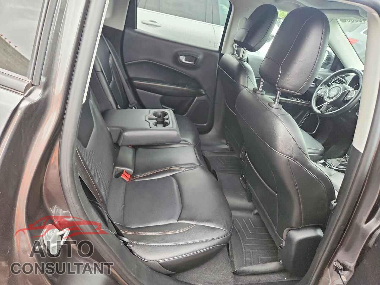 JEEP COMPASS 2018 - 3C4NJDCB4JT400882
