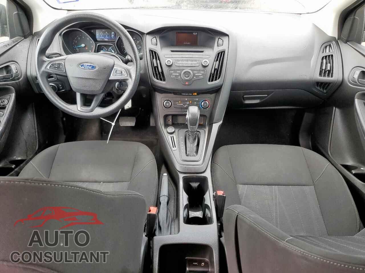 FORD FOCUS 2015 - 1FADP3E25FL357101
