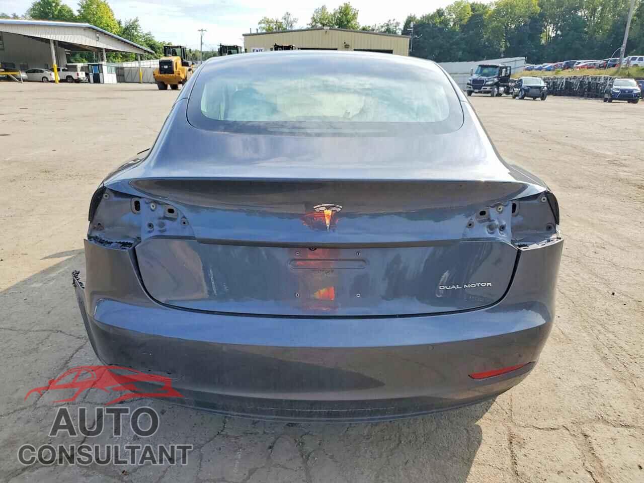 TESLA MODEL 3 2018 - 5YJ3E1EB7JF100498